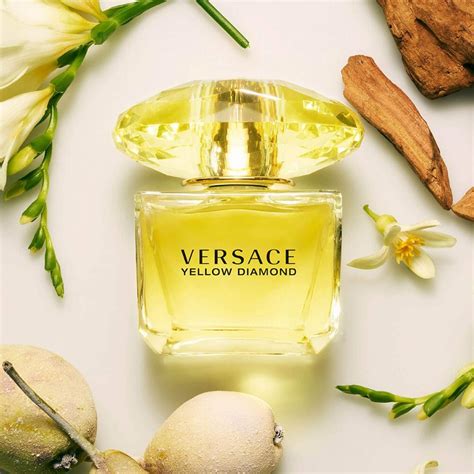 versace amarillo perfume|yellow diamond perfume Versace.